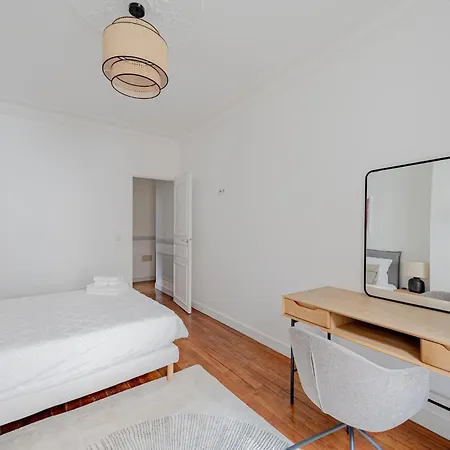 Apartment Parisian Elegance 2 Bedr In The 16th Paris