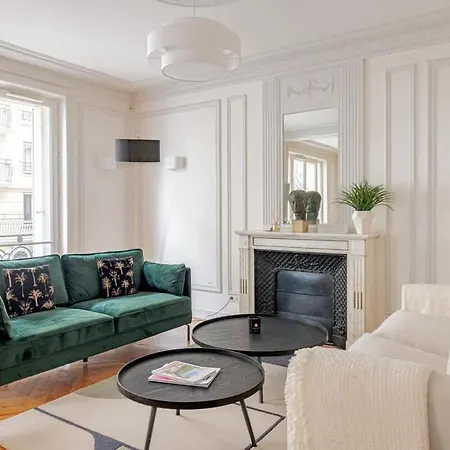 Parisian Elegance 2 Bedr In The 16th Daire Paris
