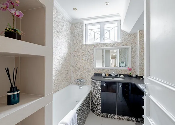 Appartement Parisian Elegance 2 Bedr In The 16th *