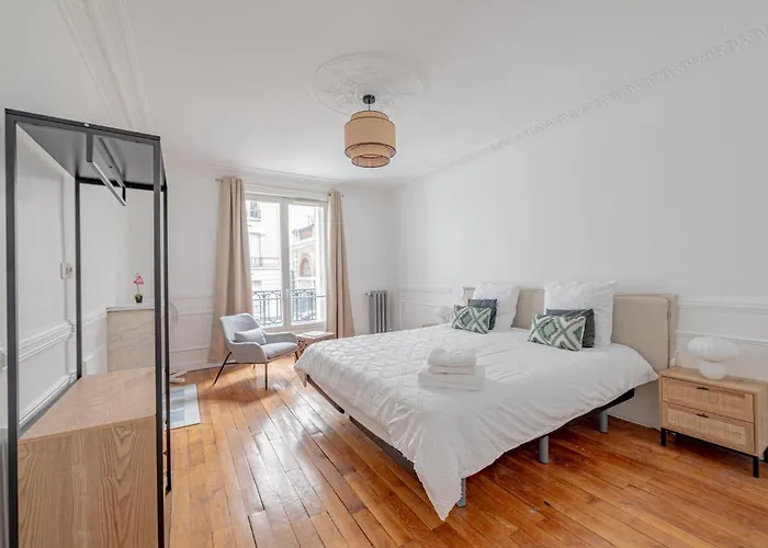Appartement Parisian Elegance 2 Bedr In The 16th