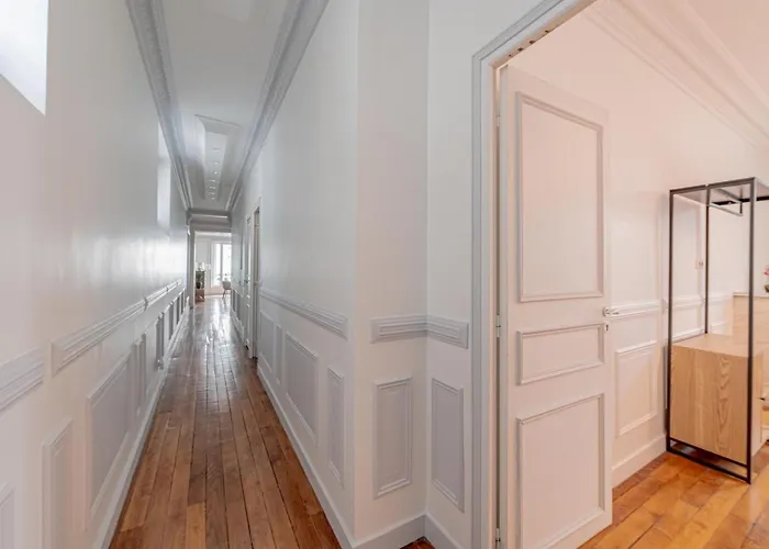 Parisian Elegance 2 Bedr In The 16th Appartement