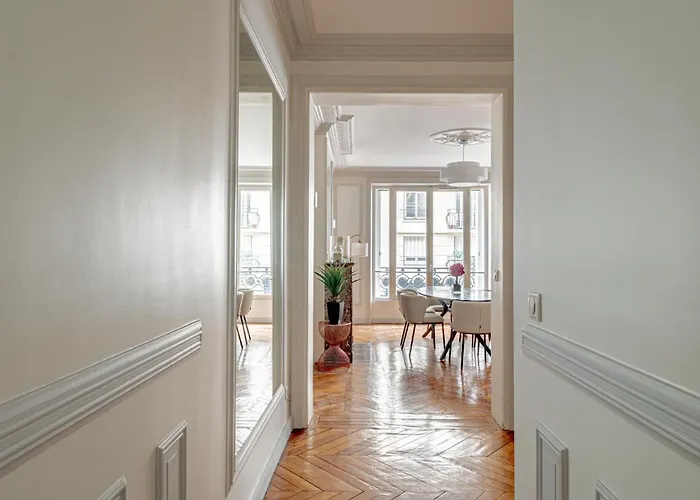 Appartement Parisian Elegance 2 Bedr In The 16th