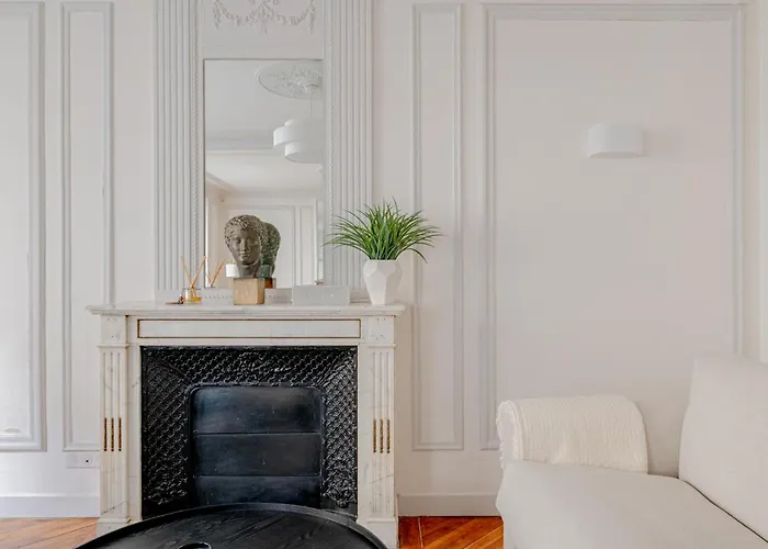 Parisian Elegance 2 Bedr In The 16th Appartement