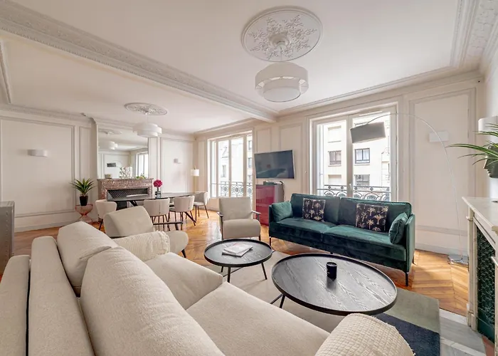 Parisian Elegance 2 Bedr In The 16th Appartement Parijs