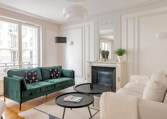 Parisian Elegance 2 Bedr In The 16th Daire Paris