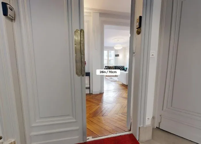Daire Parisian Elegance 2 Bedr In The 16th Paris